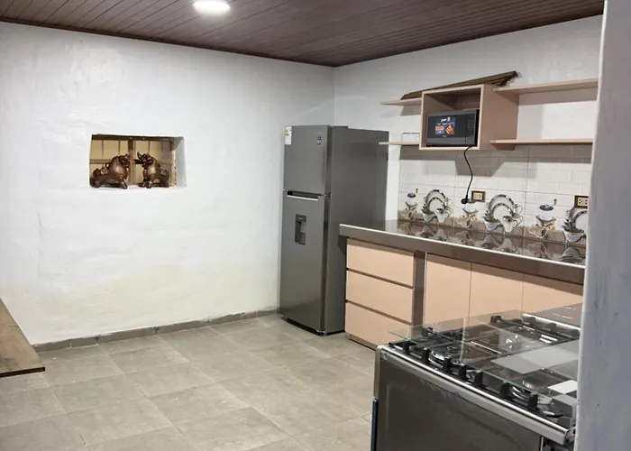 Auquis Hostal *